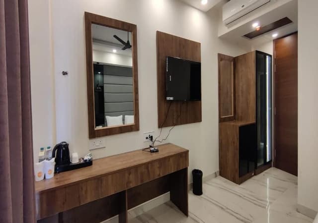 Premier Room