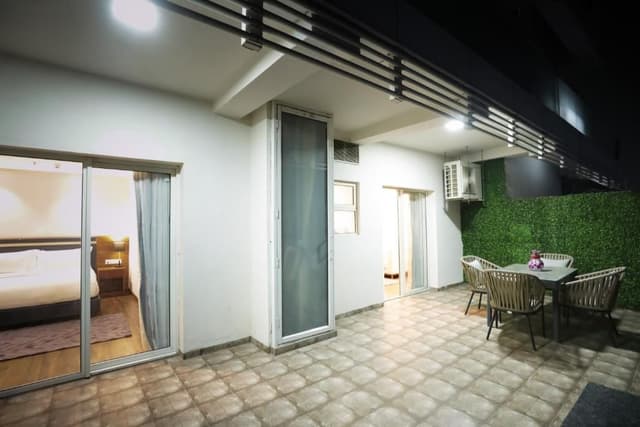 Deluxe Suite with Terrace