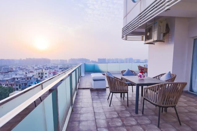 Premium Suite with Terrace