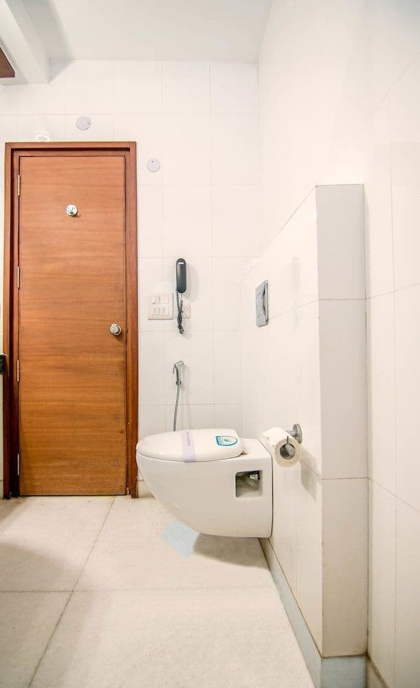 Deluxe Double Room, 1 King Bed, Smoking, City View