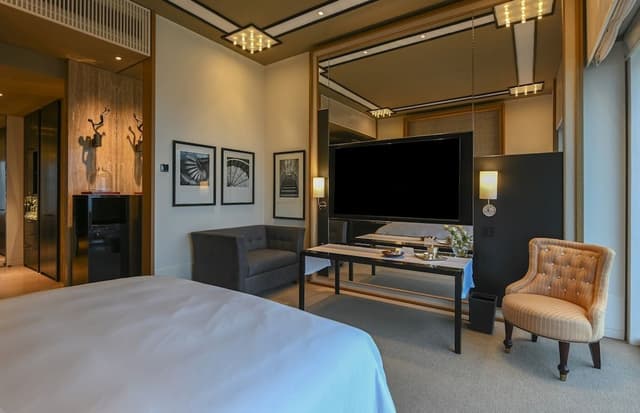 Club Room, 1 King Bed
