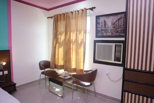 Royal Room