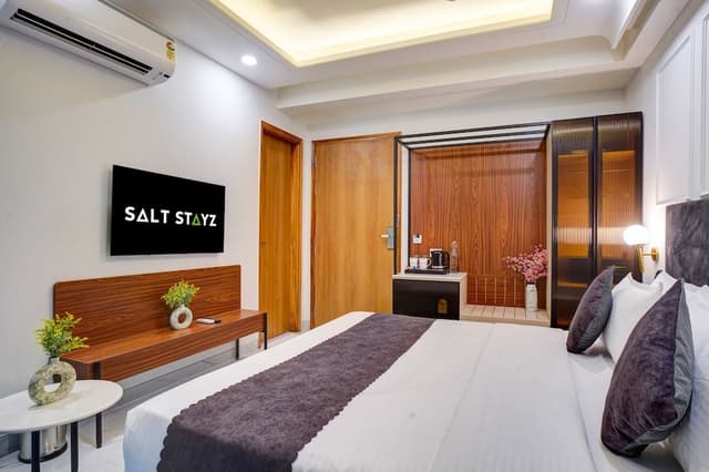 Superior Double Room, City View