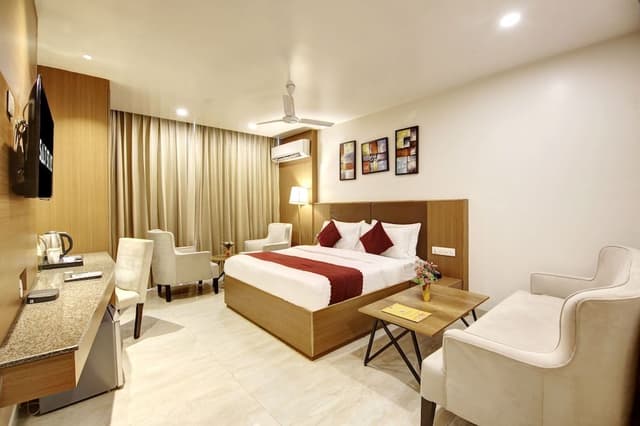Superior Room with Kitchenatte and Balcony