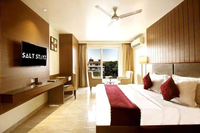 Deluxe Room with Kitchenatte