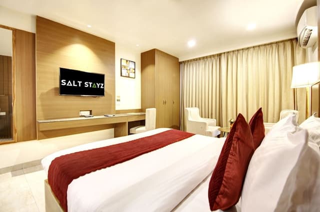 Deluxe Room with Kitchenatte