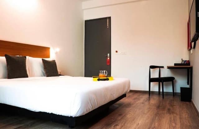 Deluxe Room, Balcony
