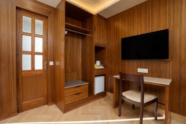 Deluxe King Room