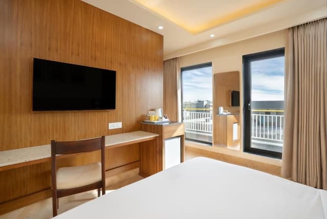 King Room with Balcony