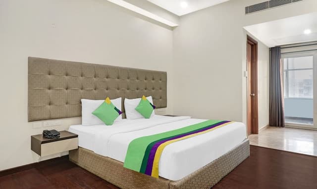 Deluxe Double Room, City View