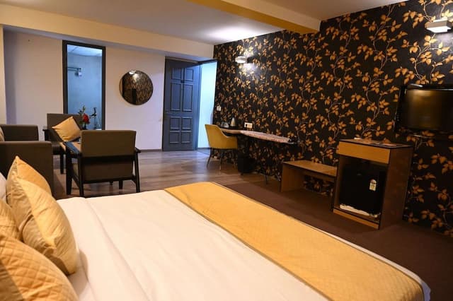Superior Suite, Balcony, City View