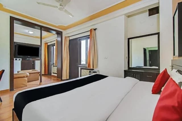Deluxe Room, Balcony, City View