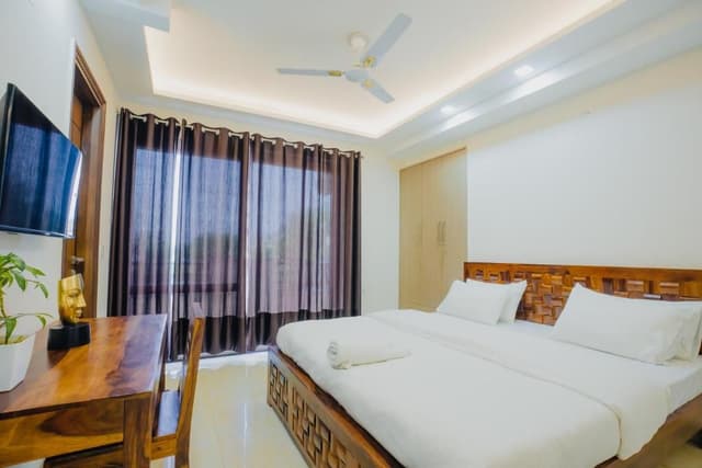 King Room with Balcony