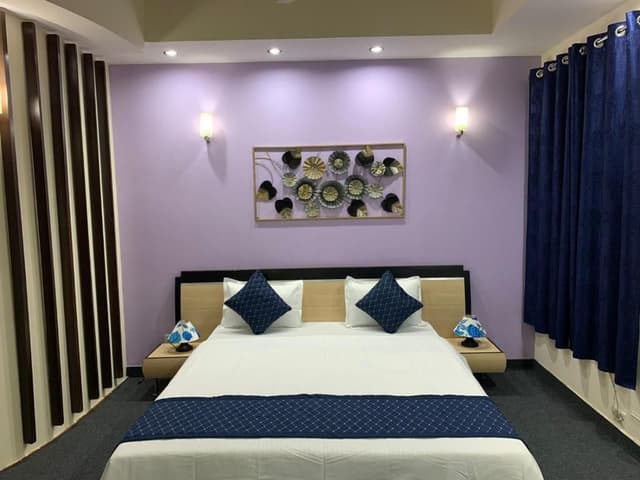 Deluxe Suite