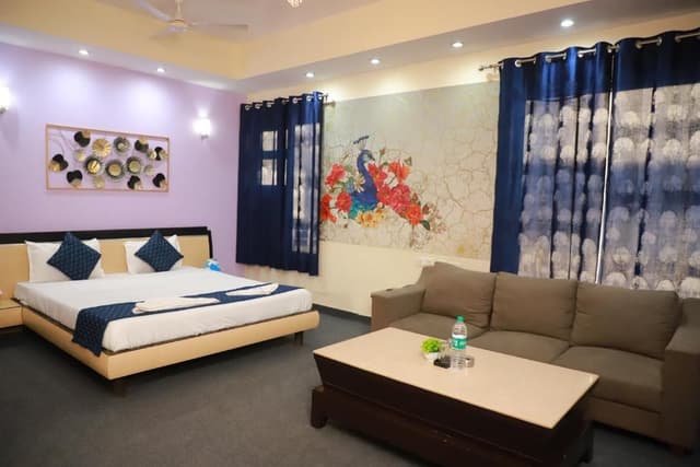 Deluxe Suite