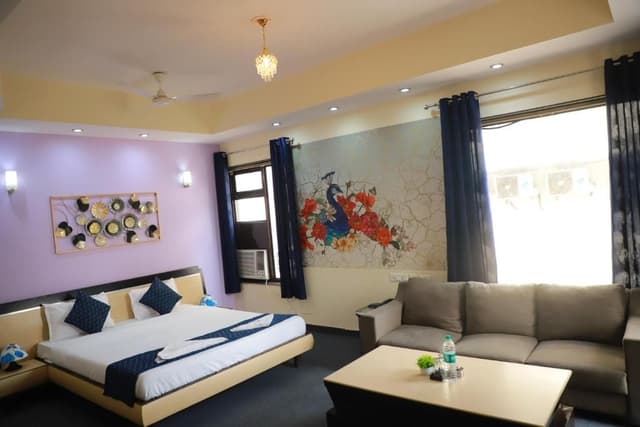 Deluxe Suite