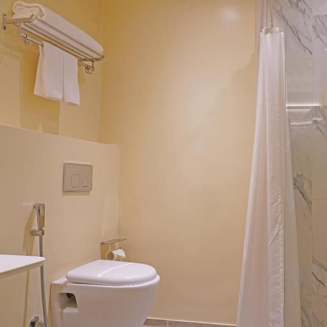 Standard Queen Room