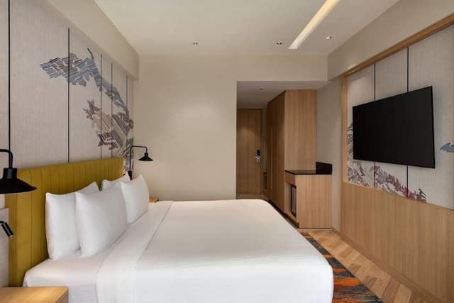Standard Room, 1 King Bed