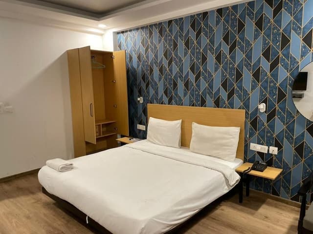 Deluxe Double Room, Balcony, City View
