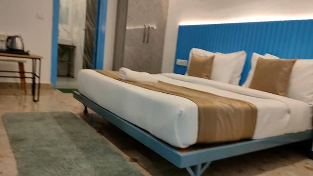 Deluxe Room with Balcony