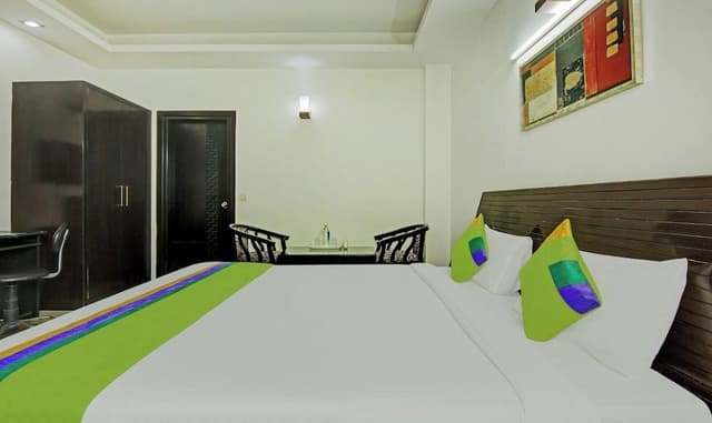 Deluxe Room, City View