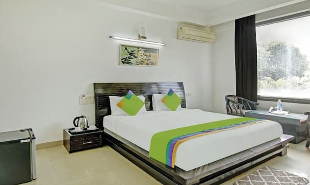 Deluxe Room, City View