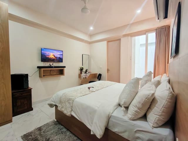 Premium Room, 1 King Bed, City View