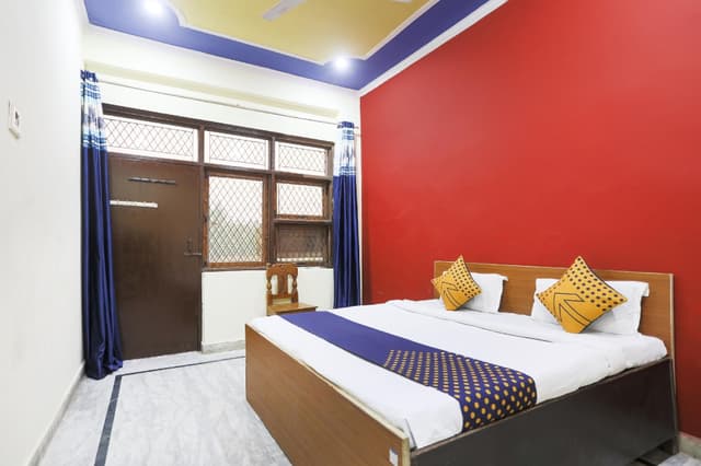 SPOT ON Room without Air Conditioning