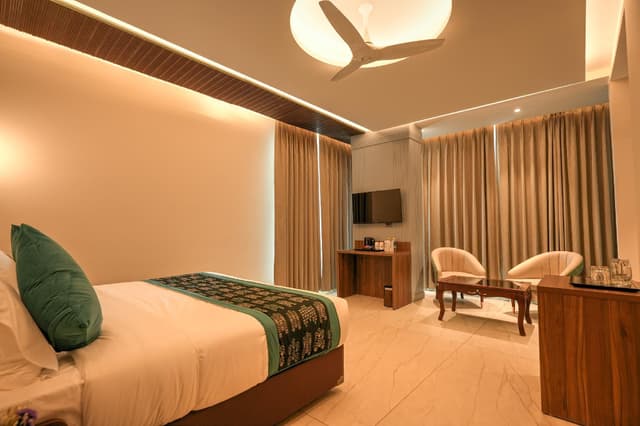 Executive Suite with Jacuzzi