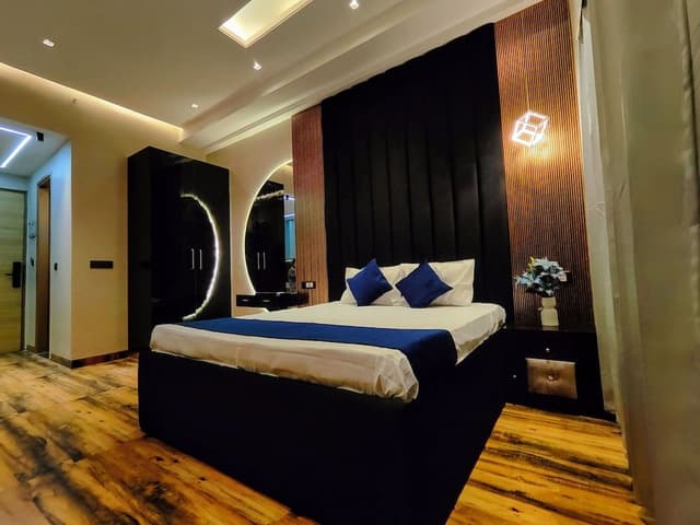 Luxury Suite, Balcony, Corner