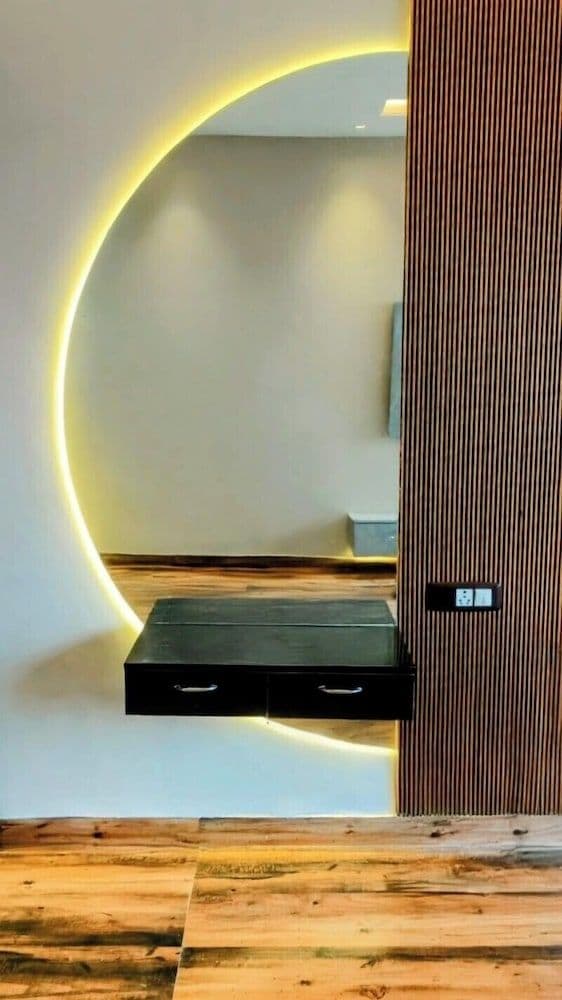 Luxury Suite, Balcony, Corner
