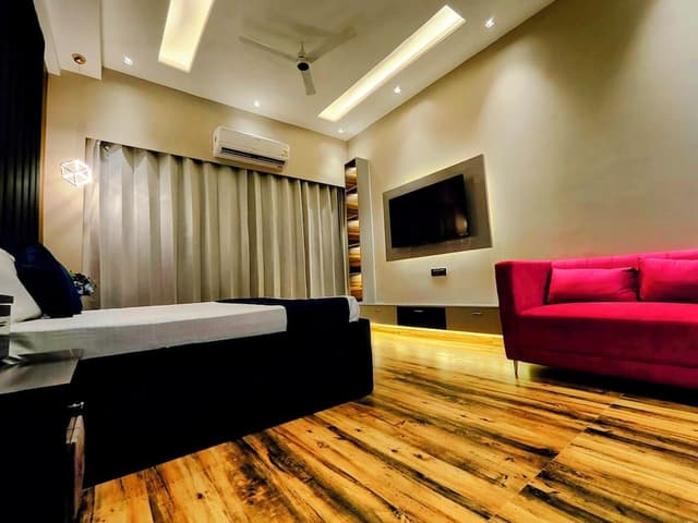 Luxury Suite, Balcony, Corner