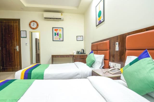Standard Twin Room
