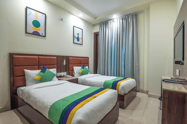 Standard Twin Room