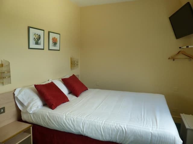 Economy Double Room, Ensuite
