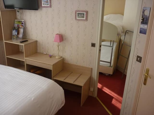 Family Suite, Ensuite