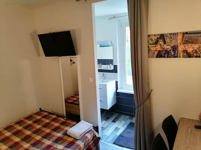 Triple Room (with shower)