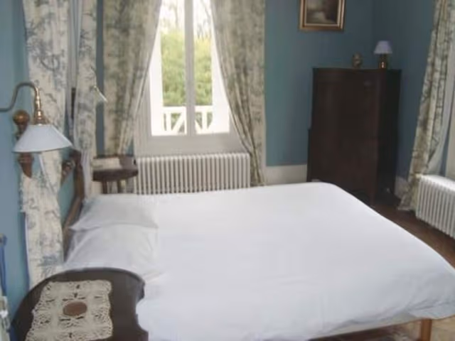 Double Room (Iris)