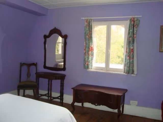 Double Room (Iris)