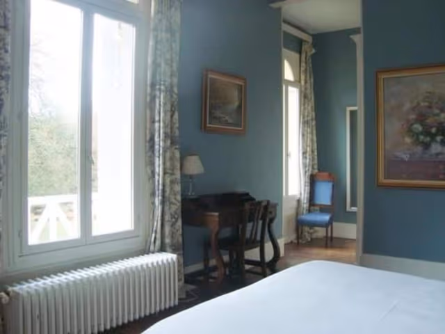 Double Room (Iris)