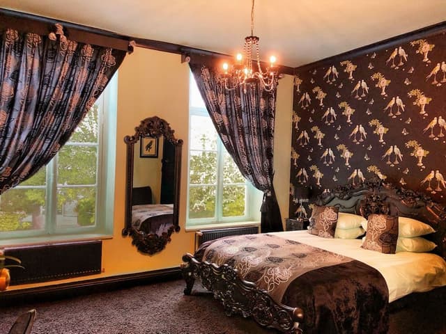 Double Room (Perroquet)