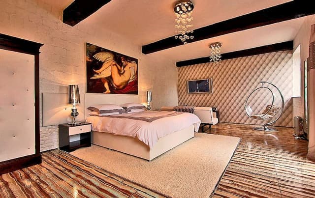Swan Suite with private spa and garden