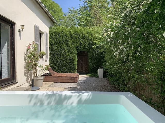 Swan Suite with private spa and garden