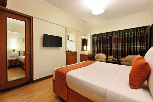 Premium Sea View + Unlimited drinks(18:30-19:30-T&C) + Cut Fruit Platter + Buffet Breakfast + Wi-Fi