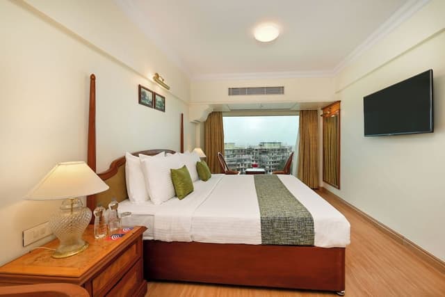 Suite, 1 King Bed, Sea View