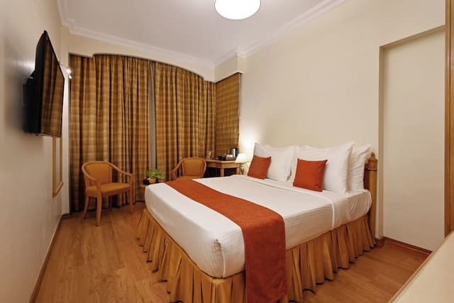 Premium Sea View + Unlimited drinks(18:30-19:30-T&C) + Cut Fruit Platter + Buffet Breakfast + Wi-Fi
