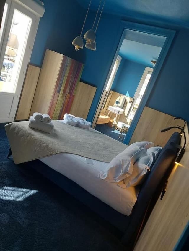 Standard Quadruple Room, Canal View