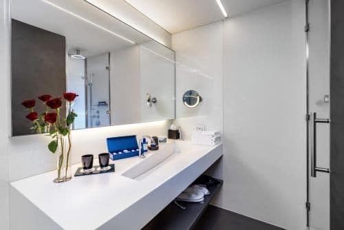 Junior Suite with Lake View