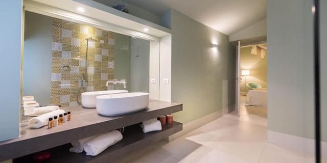 Deluxe Suite with Garden View