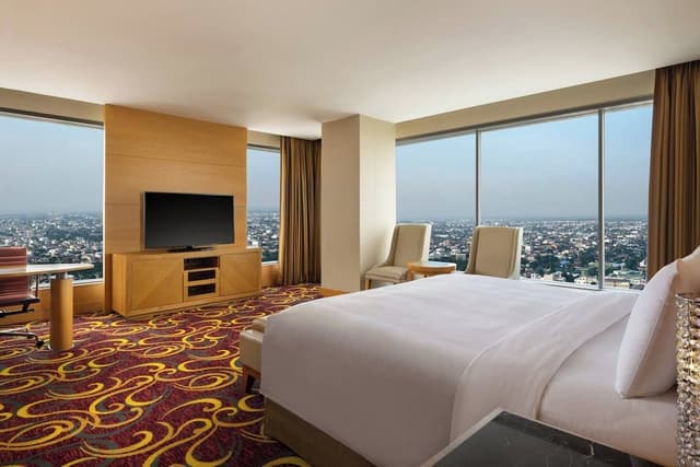 Executive Suite, 1 King Bed